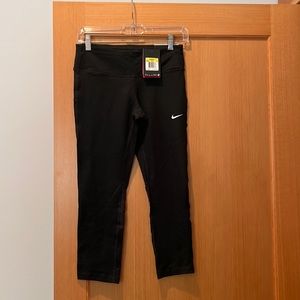 NWT Nike cropped running leggings size small